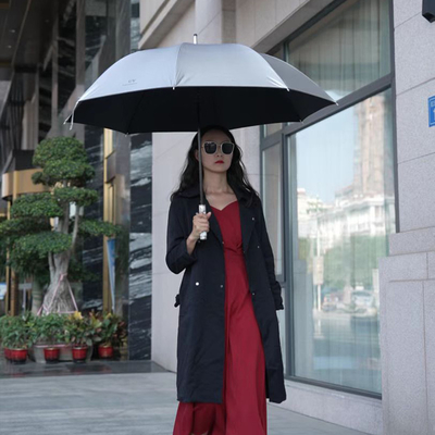 Golf Straight Windproof Umbrella для гибкой настройки цепочки поставок в титановом серебре