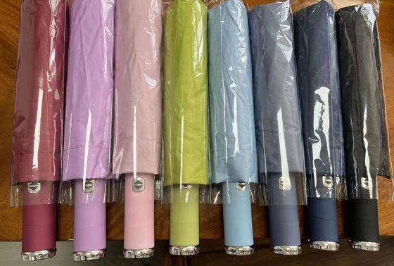 Поворачивающийся рукоятка светодиодного фонаря Автоматический складной зонтик для путешествий и рекламы