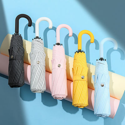 Девчонки с трехслойным солнцезащитным зонтиком с ультрафиолетовой защитой и двойной функцией